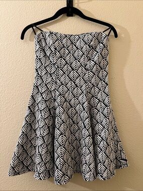 Coco Avante Black & White Patterned Strapless Skater Dress